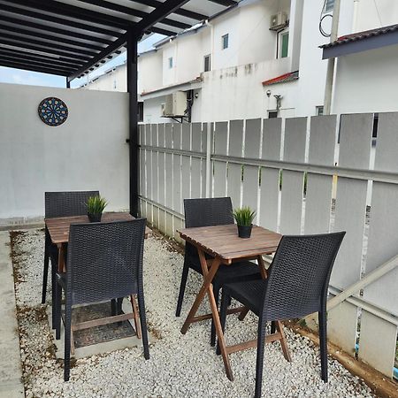 Prima Guest House - Puncak Alam Homestay Mus-Lim Friendly Bandar Puncak Alam Exterior photo