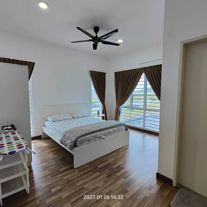 Prima Guest House - Puncak Alam Homestay Mus-Lim Friendly Bandar Puncak Alam Exterior photo